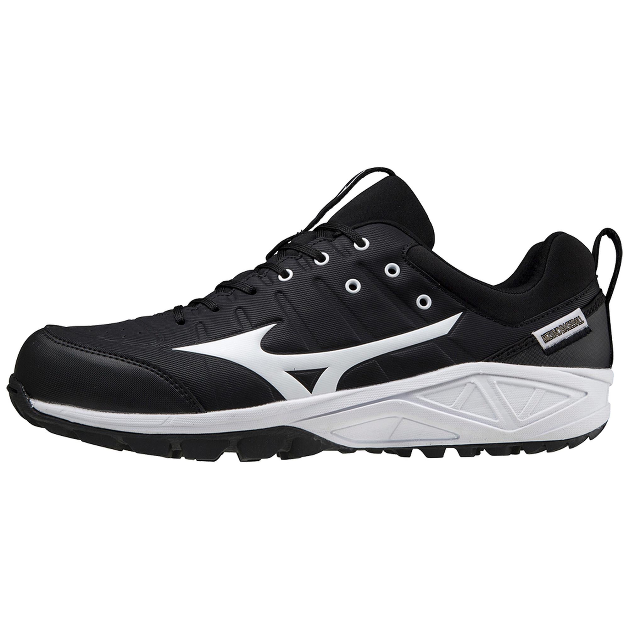 Mizuno Ambition 2 All Surface Low Men's Turf Shoe