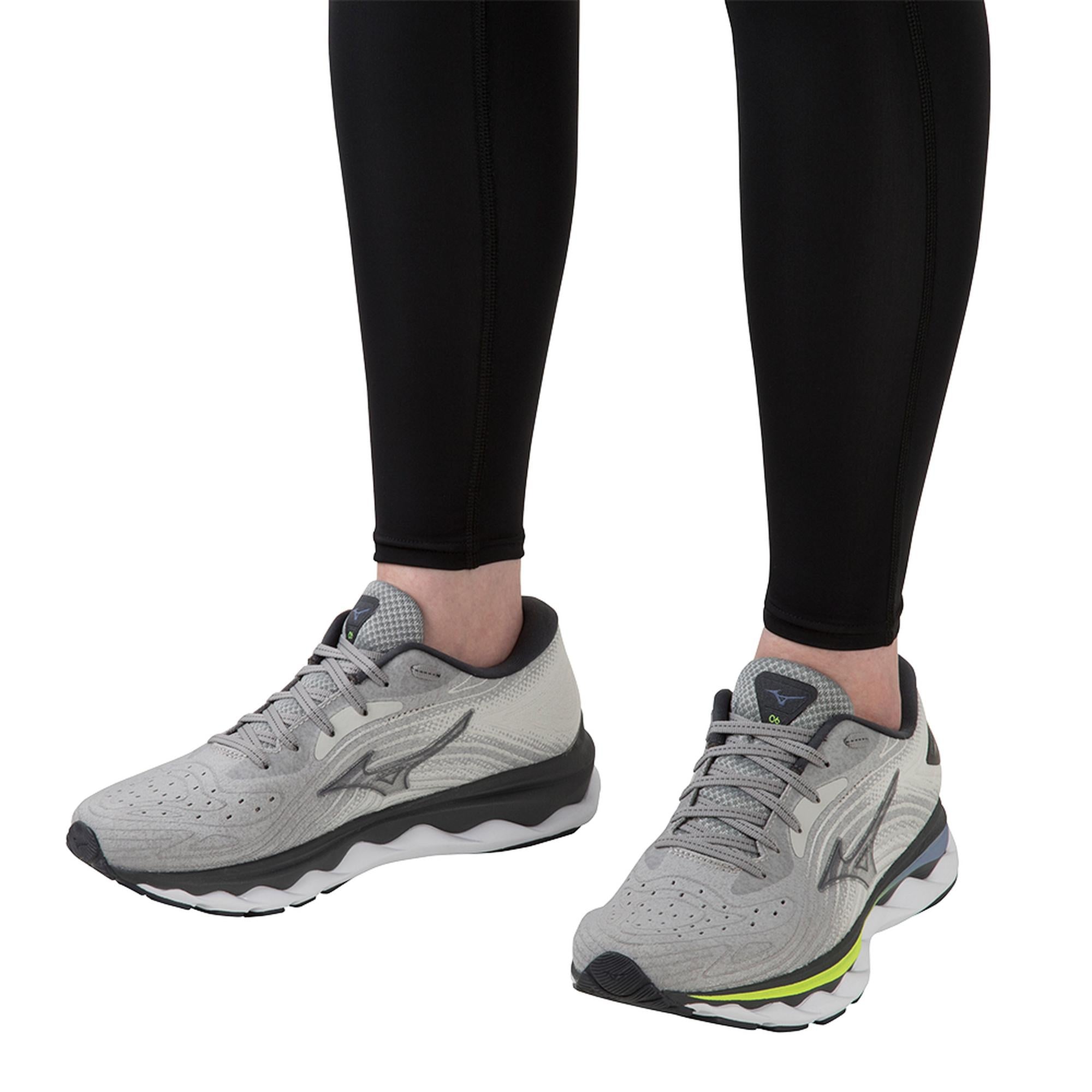 Women's Wave Sky 6 Running Shoe